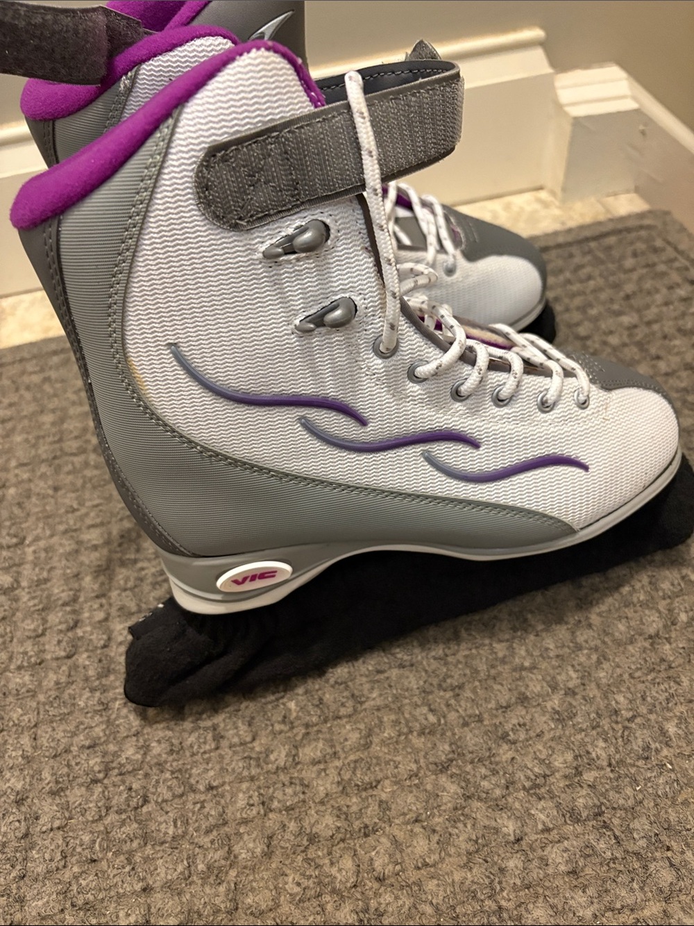VIC Solair Recreational White and Purple Women's Ice Skates from Canadian Tire. - Picture 2 of 3